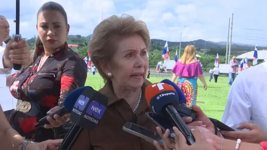 Mireya Moscoso sobre convención: 'Mi candidato es el Partido Panameñista, que está hecho un desastre'