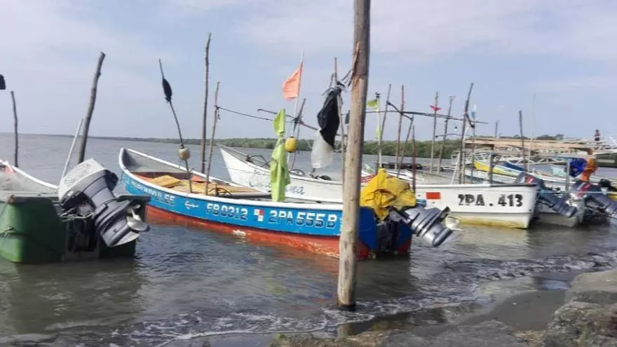 Muelle de Aguadulce en playa Estero