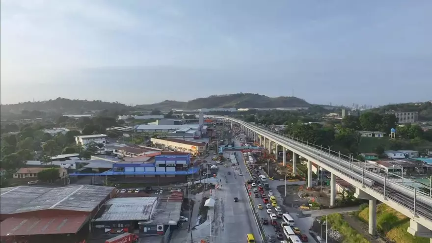 Línea 1 del Metro de Panamá en el área de Villa Zaita.