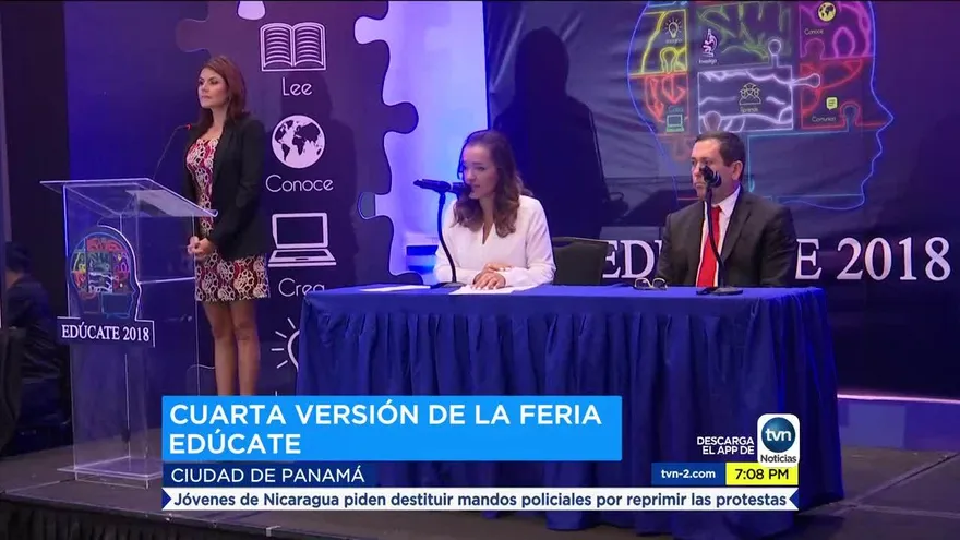 Realizan feria de carreras universitarias