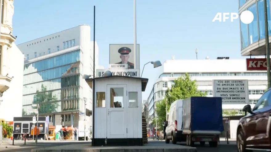 El "Checkpoint Charlie", 30 años después