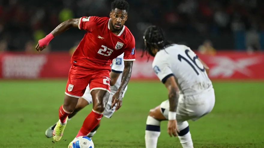 Michael Amir Murillo en partido ante Guatemala