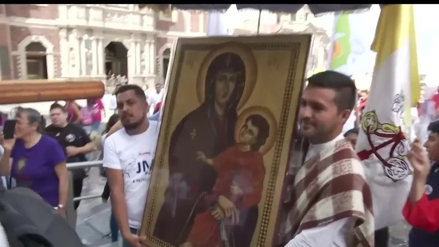 Jóvenes mexicanos emocionados por iniciar recorrido con signos de la JMJ