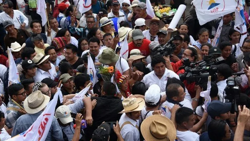 Simpatizantes de partidos políticos en Guatemala