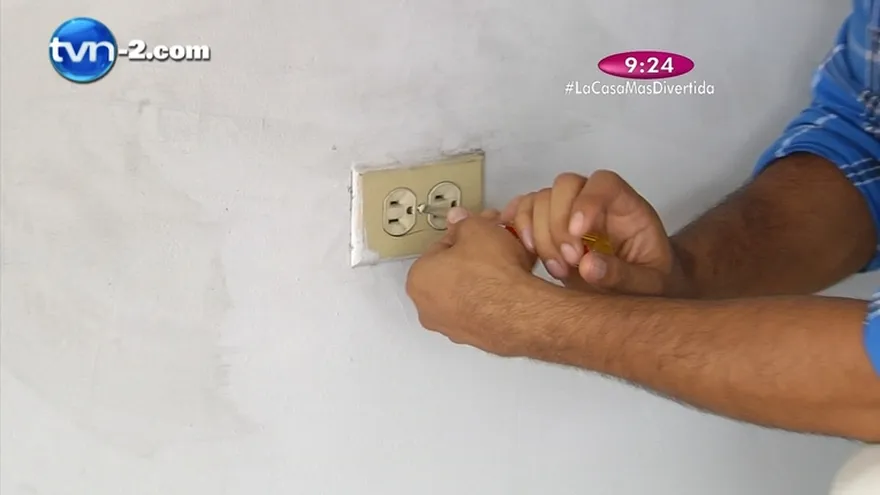 Reportaje - Handyman ¿Cómo reparar un tomacorriente? (Domil)
