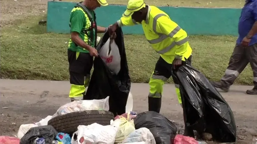 Celebran día del trabajador de aseo