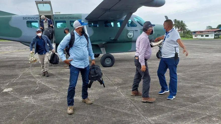 Ministro se traslada a Bocas del Toro, área recientemente afectada por inundaciones.