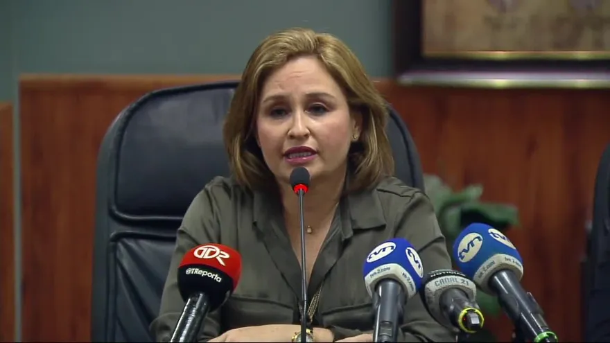 Conferencia de prensa de Procuradora Kenia Porcell