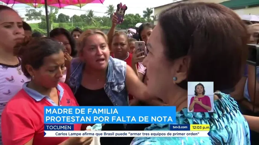 Siguen protestas en una escuela por falta de calificación en una materia