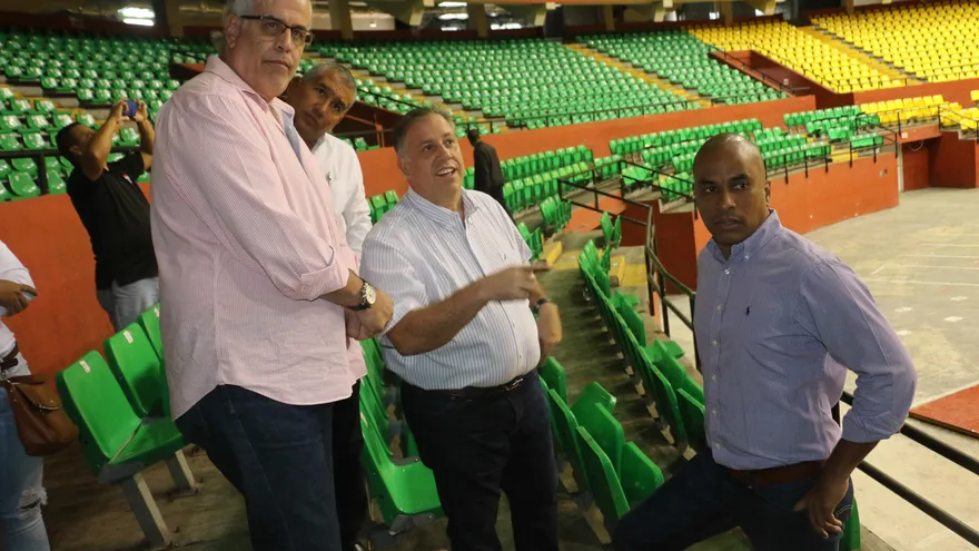 Pandeportes y Fepaba inspeccionan la Arena Roberto Durán
