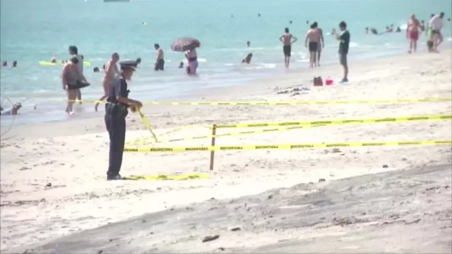 Encuentran a un hombre ahogado en playa Farallón