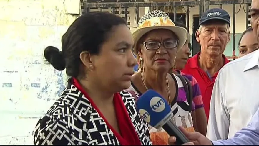 Padres de familia se niegan a demolición de escuela en Juan Díaz