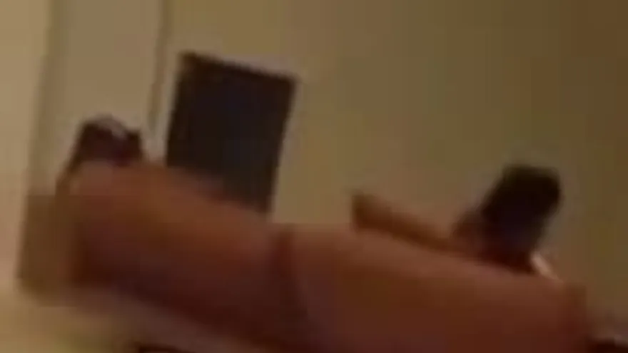 Maradona golpeando a su ex pareja