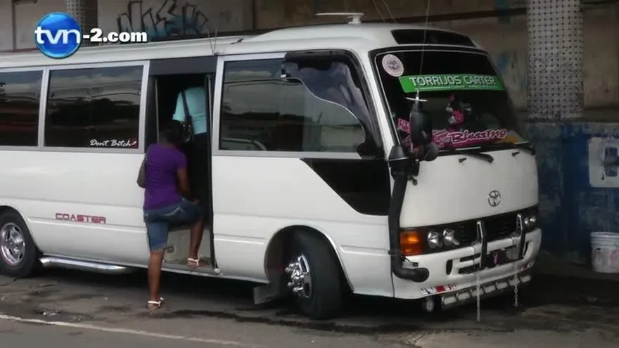 Tratan de sacar de circulación a buses piratas