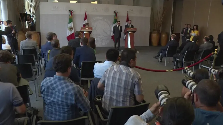 México y Canadá llaman a negociación trilateral del TLCAN