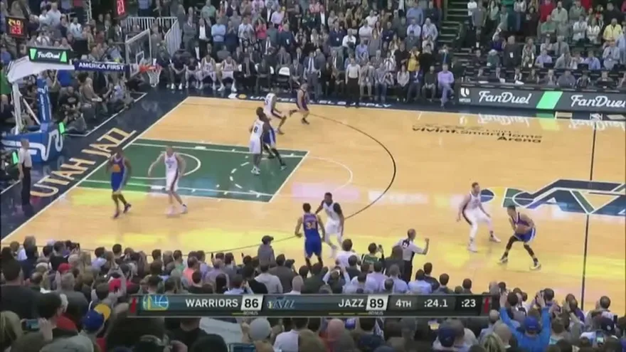 Golden State le ganó en tiempo extra a Utah