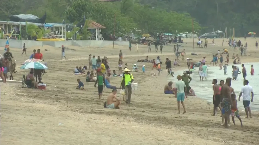 Autoridades alertan por índices UV extremos