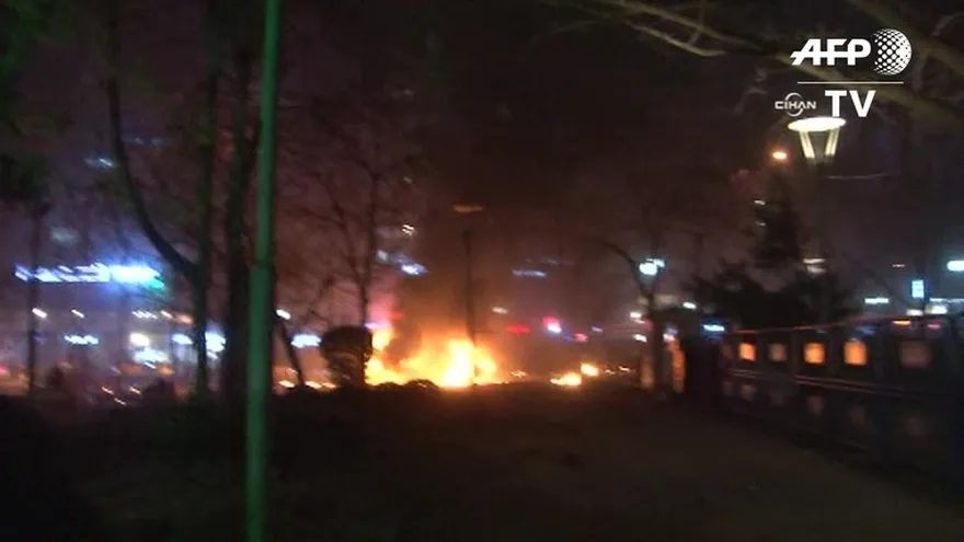 Al menos 27 muertos por coche bomba en Ankara