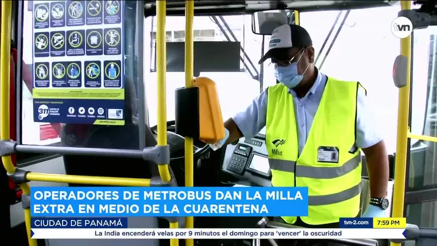 Operadores de metrobús dan la milla extra en medio de la cuarentena
