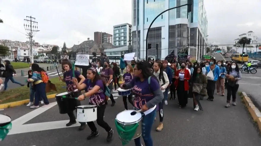 Indignación en Ecuador por el veto parcial de la ley que regula el aborto.