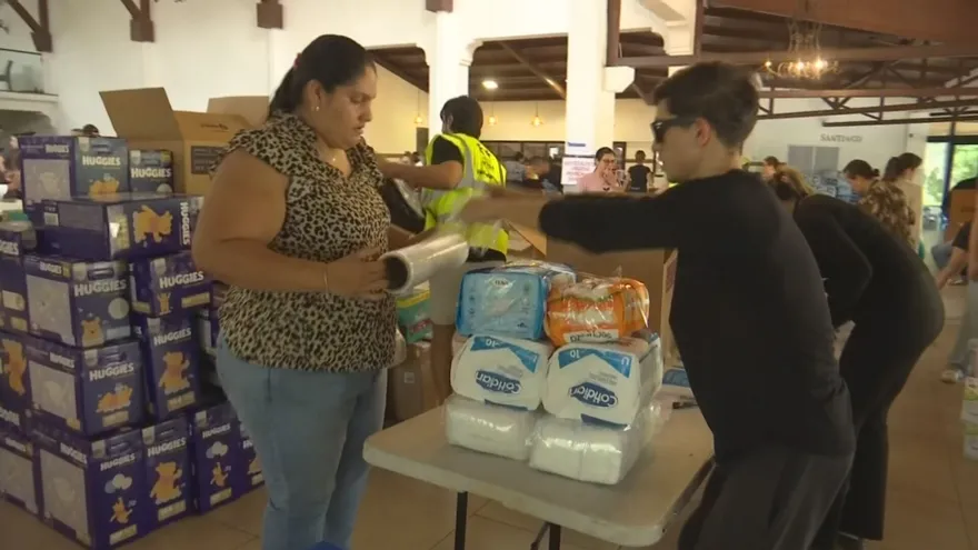 Primer cargamento de ayuda para Venezuela comienza a salir desde el Parque Omar