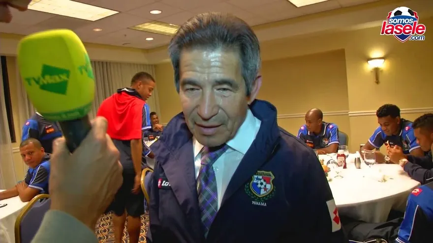 Una visita especial recibió la Sele, Laffit Pincay