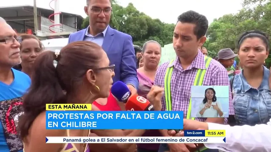 Residentes en Chilibre enfrentan a funcionarios del Idaan