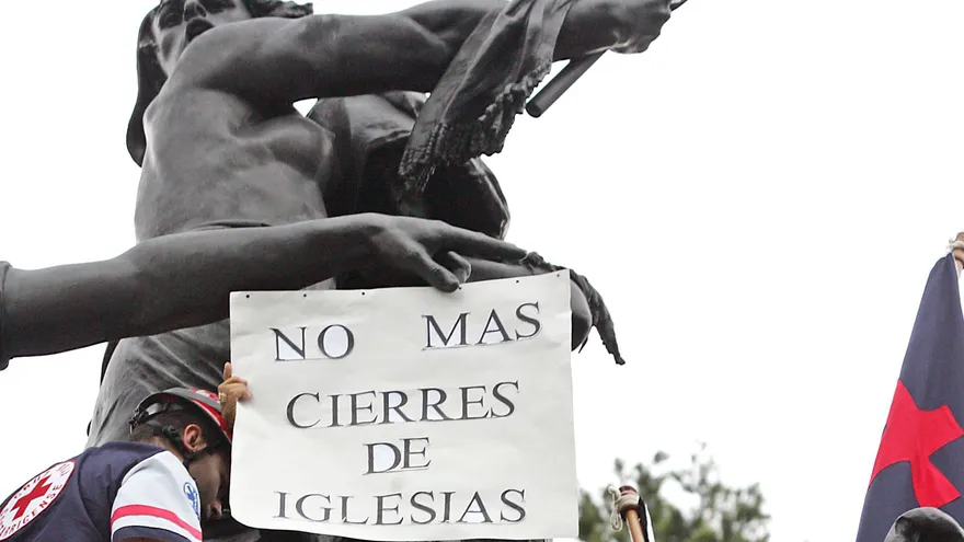 Carlos Avendaño (c), diputado y presidente del Partido Restauración Nacional (PRN)
