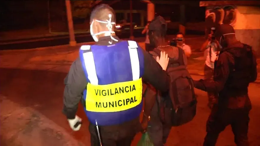 Operativos para retirar a los indigentes de las calles