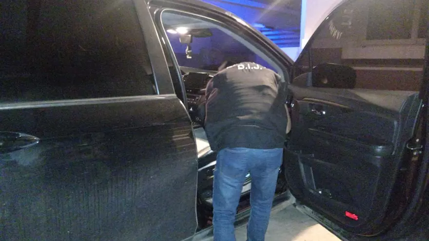 Aprehenden camioneta a Bernardo Meneses en caso por enriquecimiento injustificado