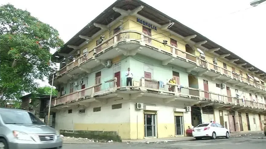 Caserones en Calidonia en mal estado