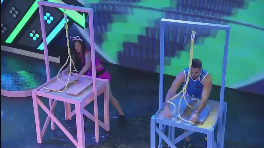 Batalla campal en el circuito de cadenas