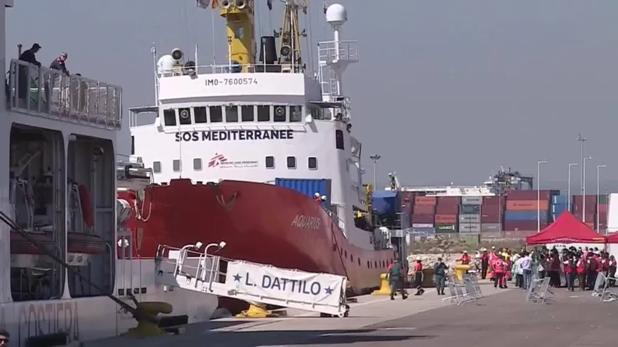 España recibe a los 630 migrantes del Aquarius tras ocho días de odisea