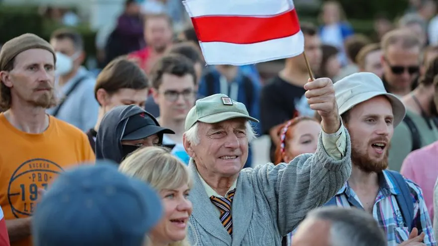 Personas se concentran en Bielorrusia