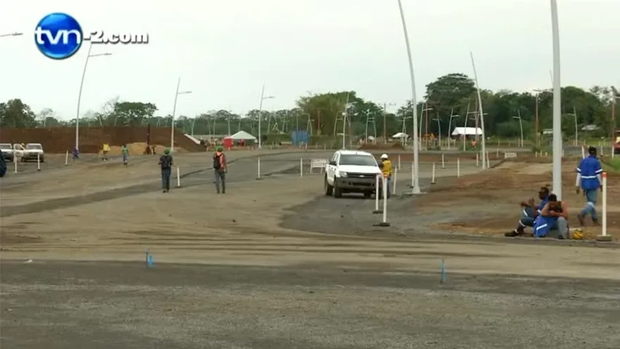 Turistas y pilotos afectados por cierre de vía cerca de Aeropuerto