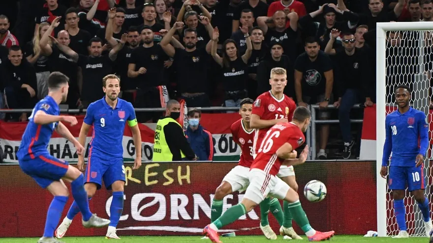 Inglaterra golea 4-0 en Hungría en la clasificación al Mundial