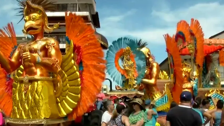 Tunas de carnaval se preparan