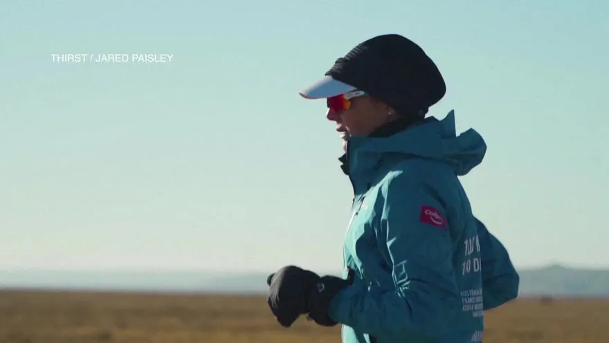 100 maratones en 100 días una travesía por la falta de agua