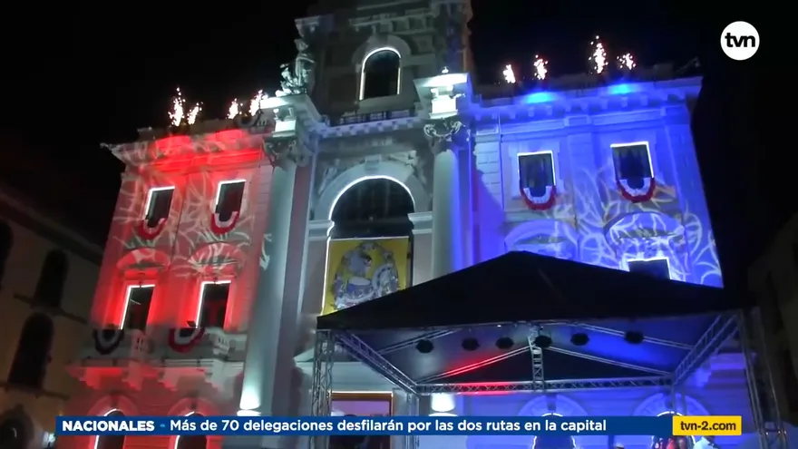 Palacio Municpal da la bienvenida al mes de la patria con encendido de luces