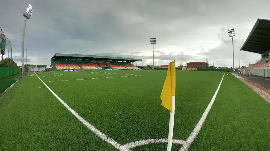 Vista del estadio Franklin Essed en Paramaribo, Surinam