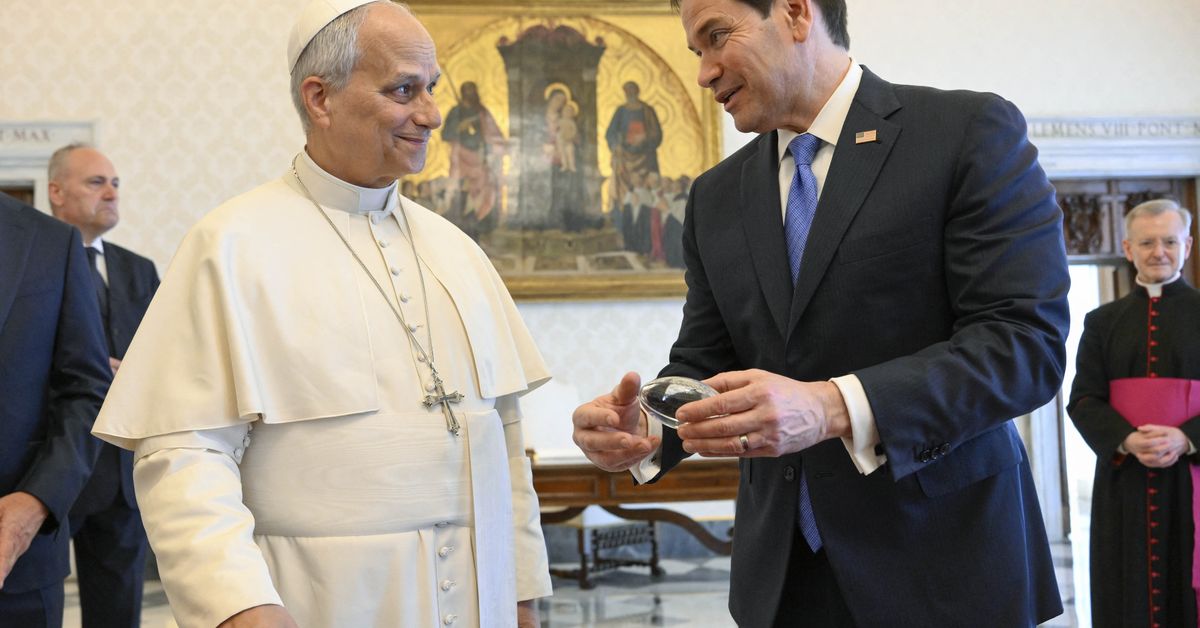 Marco Rubio llega al Vaticano para aliviar tensiones con el papa León XIV