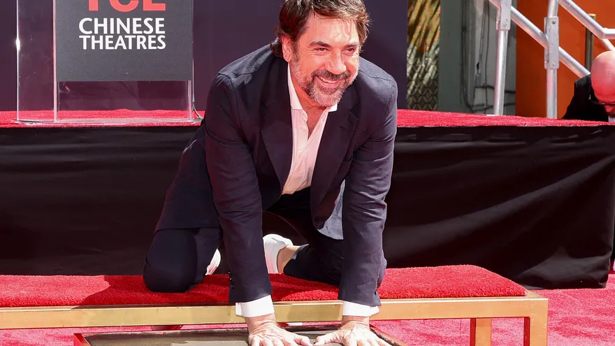 Javier Bardem plasmó sus huellas en el mítico patio del Teatro Chino TCL