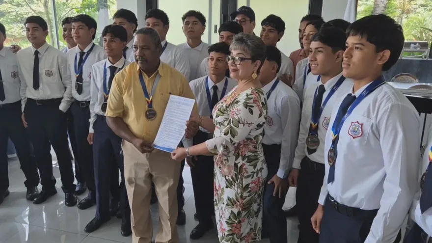 Medallistas veragüenses de los Codicader serán abanderados en desfiles patrios