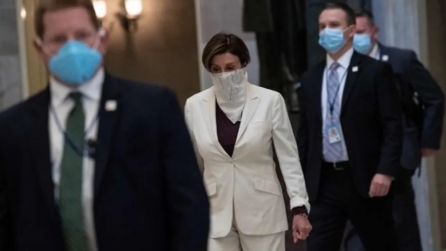 Congresistas acceden al recinto