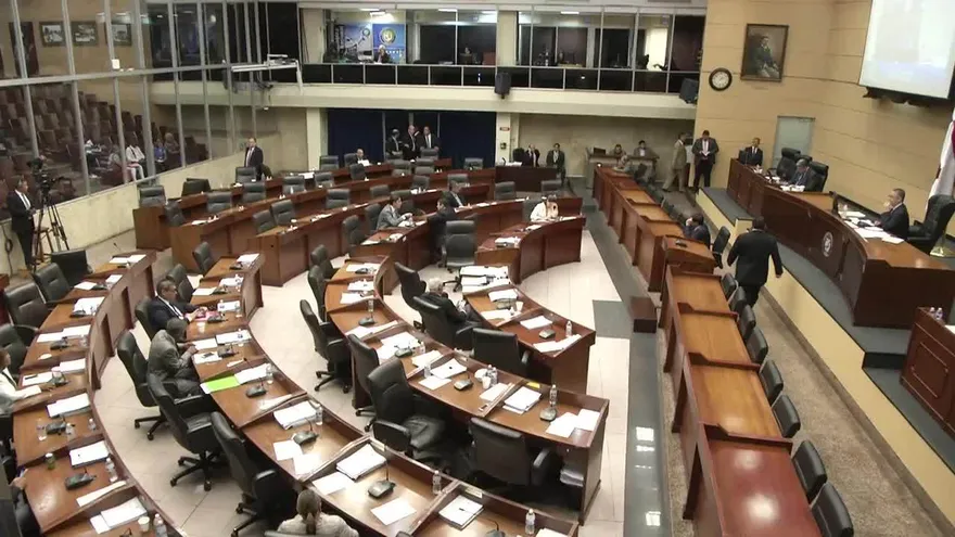 Disputa entre diputados por reformas electorales