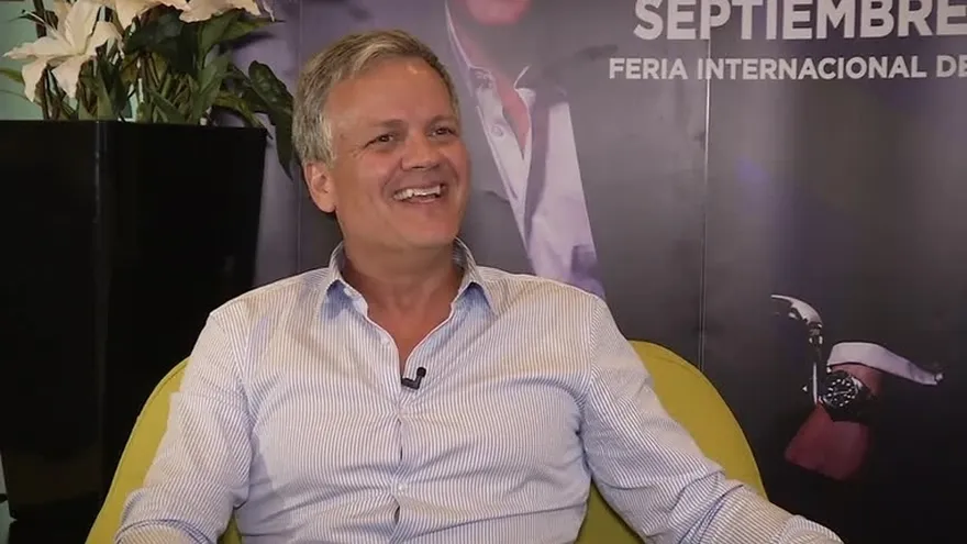 Xavier Serbiá lleva su 'revolución financiera' a Chiriquí