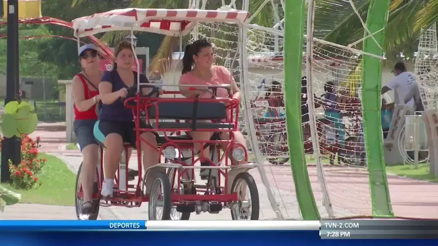 Panameños se distraen en día libre por el 9 de enero