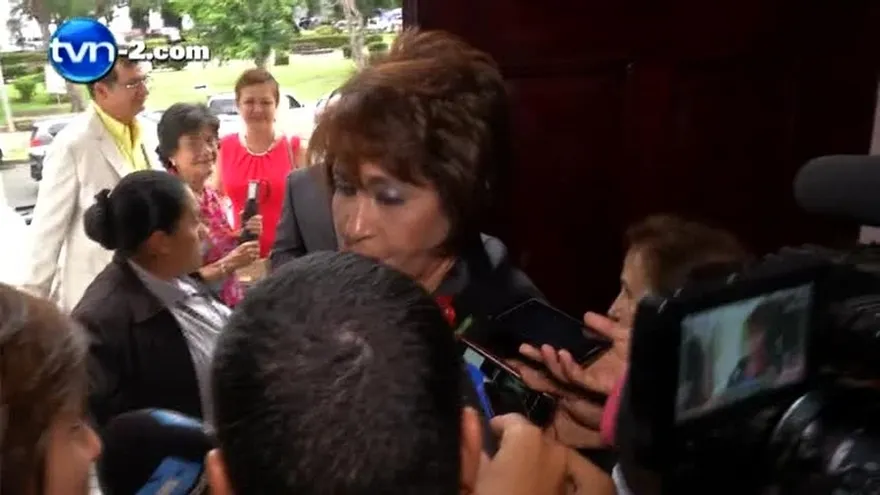 Belfon salva a María Del Pilar Hurtado