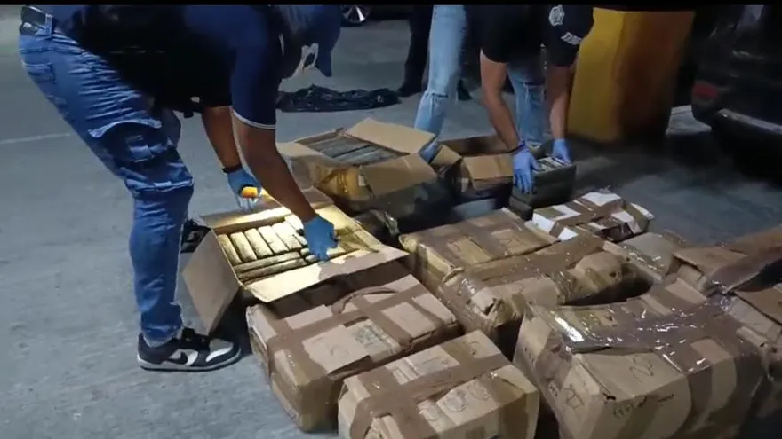 Más de 100 paquetes de drogas fueron decomisados