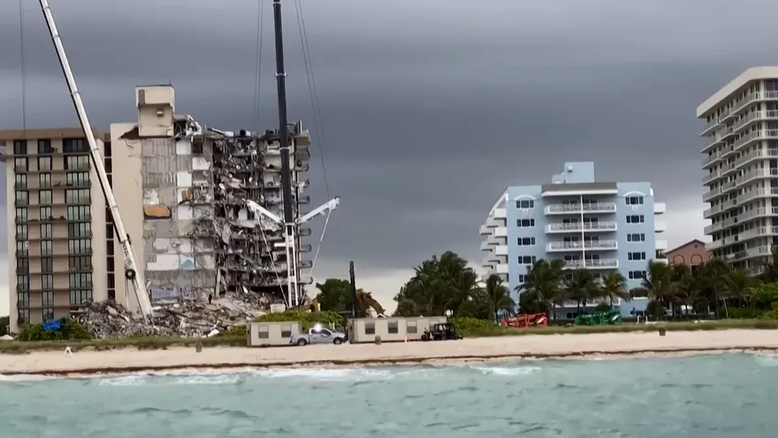 Balance de muertos en derrumbe en Florida sube a 16 en séptimo día de búsqueda